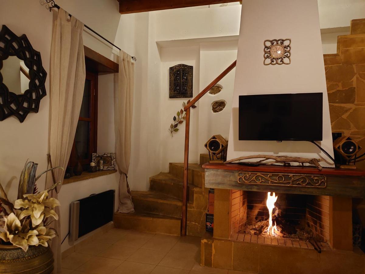 Mistatos Haeuser "Fabrica" Villa Pevkoi ภายนอก รูปภาพ